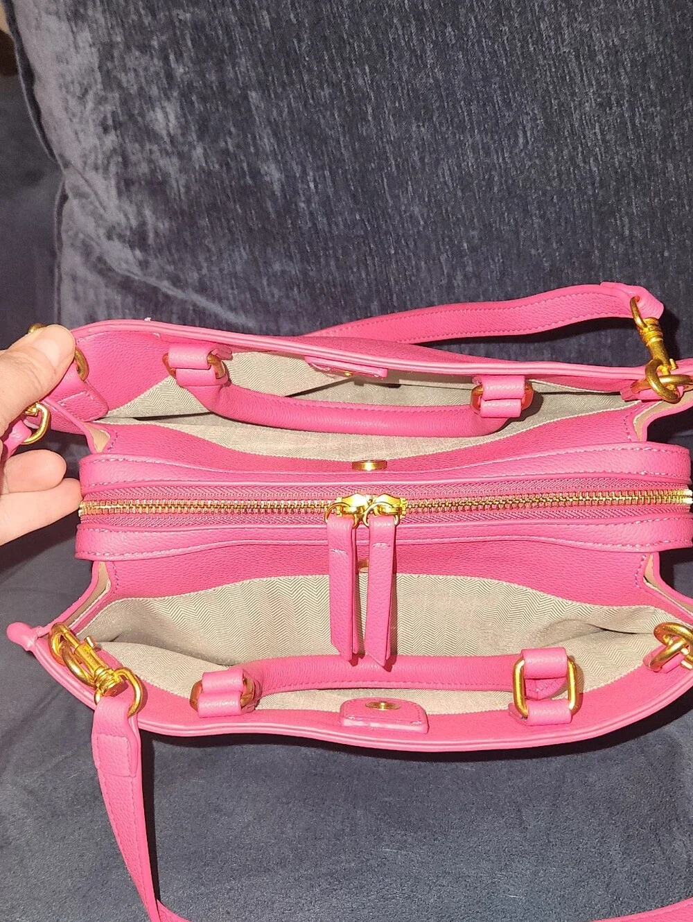 Pink Structured Tote Handbag - Classic Everyday Carry